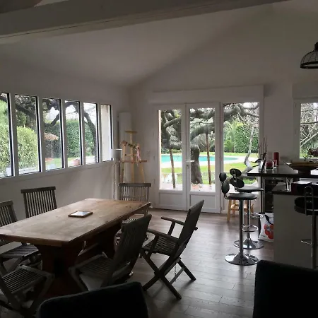 Maison D'amis וילה אנטיב